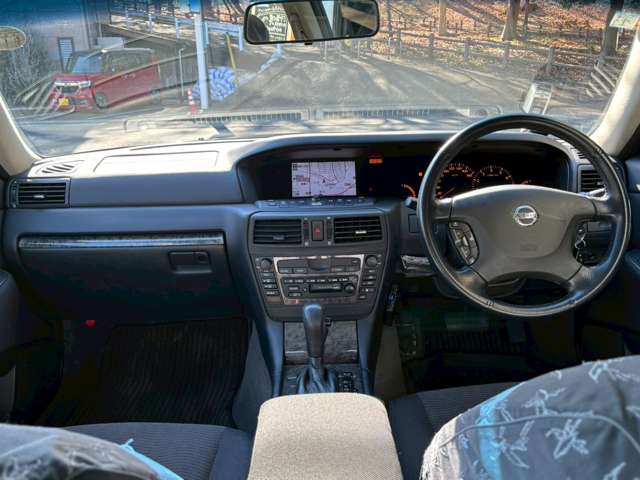 2003 Nissan Gloria – thumbnail 4