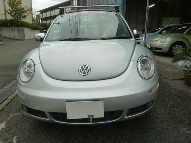 2006 Volkswagen New Beetle – thumbnail 2