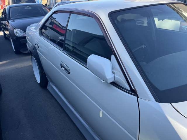 2000 Nissan Laurel – thumbnail 4