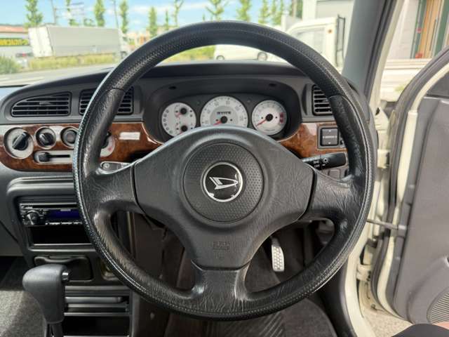 2001 Daihatsu Mira Gino – thumbnail 3