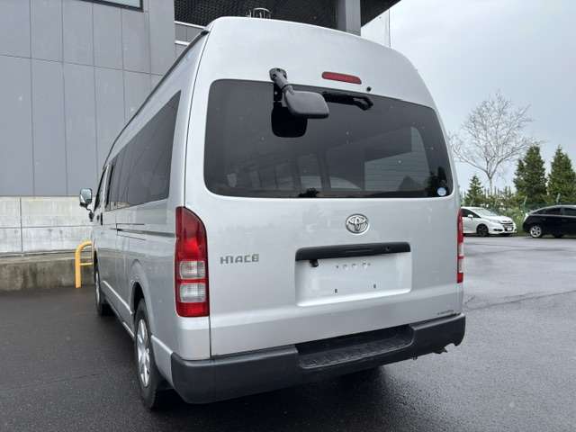 2007 Toyota Hiace – thumbnail 3
