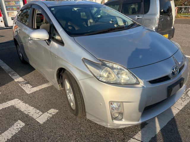 2010 Toyota Prius – thumbnail 3