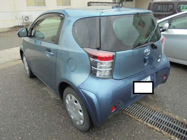 2009 Toyota iQ – thumbnail 4