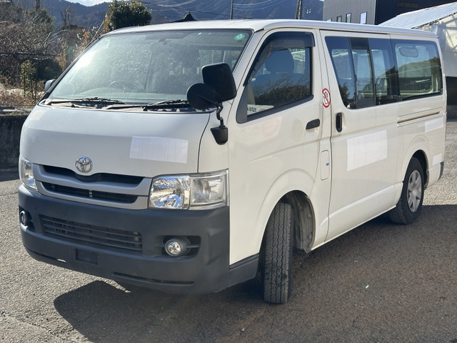 2009 Toyota Hiace – thumbnail 3