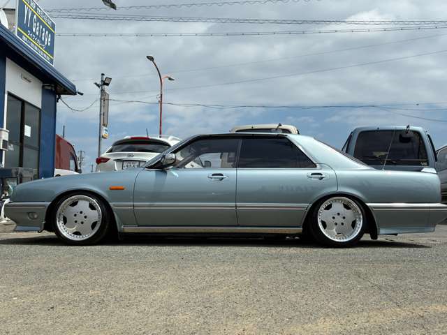 1991 Nissan Cima – thumbnail 4