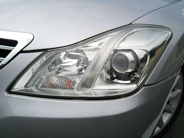 2008 Toyota Crown Royal – thumbnail 3
