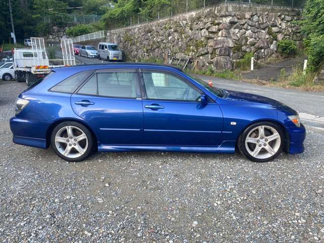 2001 Toyota Altezza G – thumbnail 4