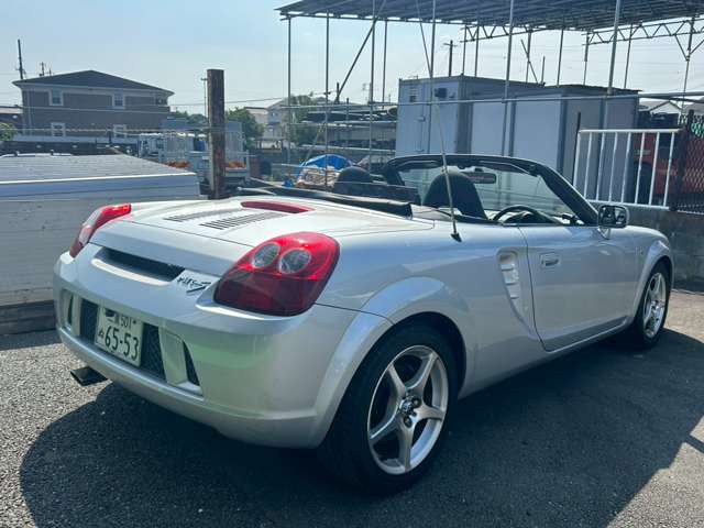 2005 Toyota MR-S – thumbnail 4