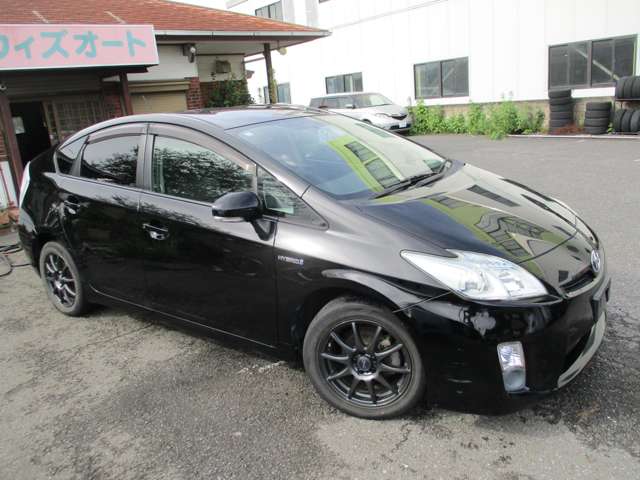 2010 Toyota Prius – thumbnail 3