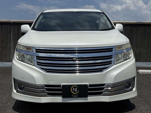 2010 Nissan Elgrand – thumbnail 2