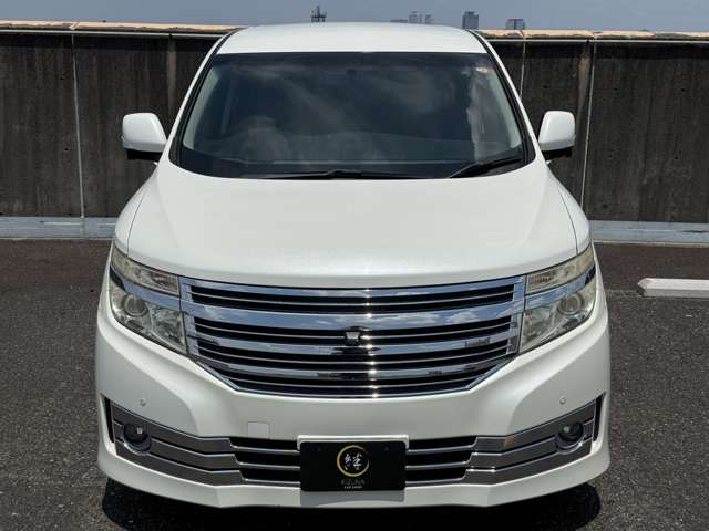 2010 Nissan Elgrand – thumbnail 3