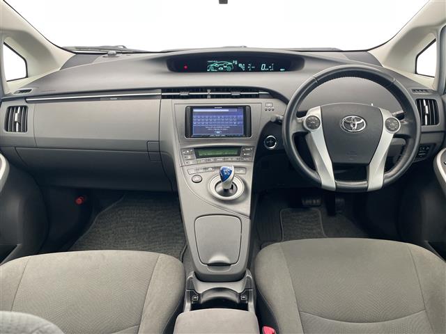 2011 Toyota Prius – thumbnail 2