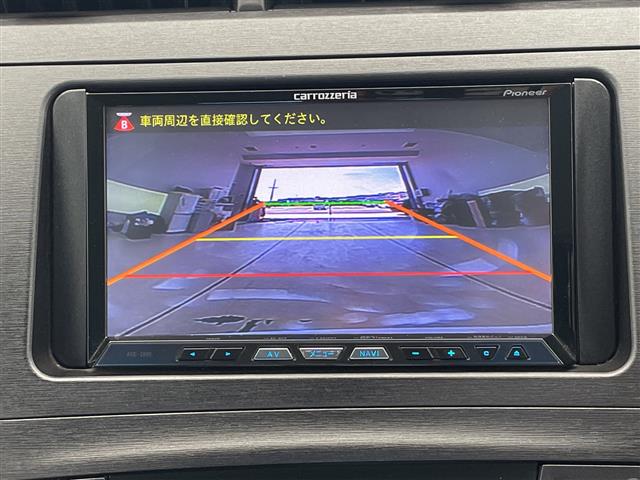 2011 Toyota Prius – thumbnail 3