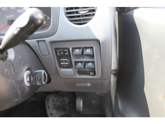 2005 Daihatsu Mira Avy – thumbnail 4