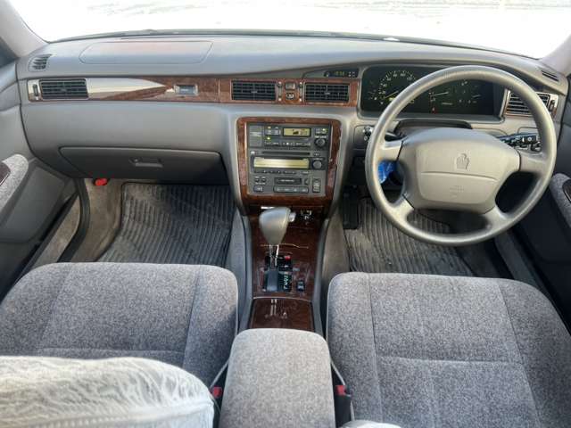 1997 Toyota Crown – thumbnail 2