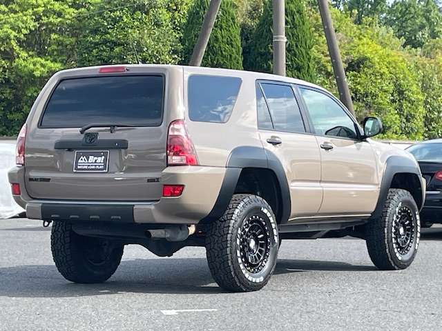 2005 Toyota Hilux Surf – thumbnail 4
