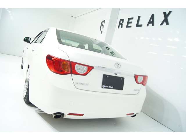 2010 Toyota Mark X – thumbnail 3