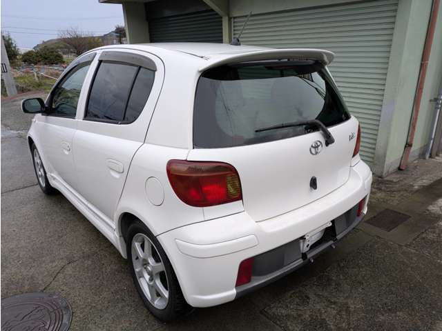 2003 Toyota Vitz – thumbnail 4