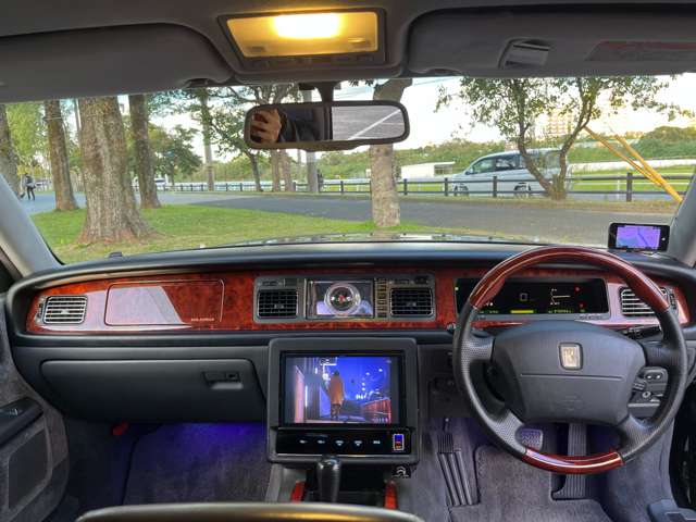 2005 Toyota Century – thumbnail 2