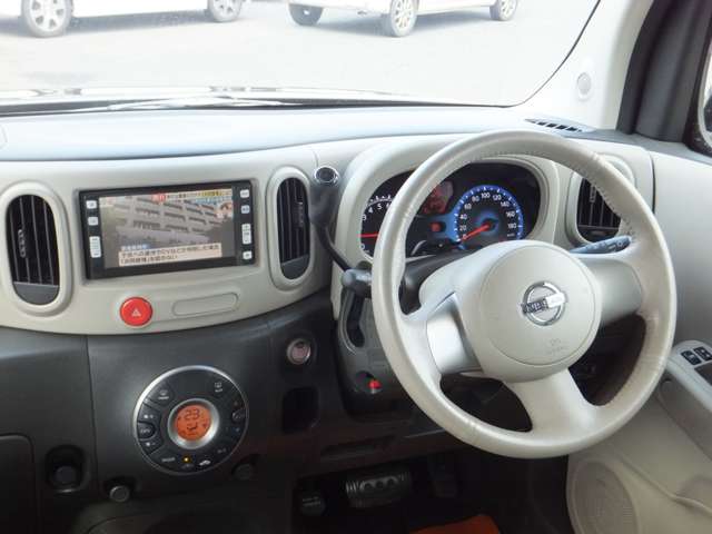 2009 Nissan Cube – thumbnail 2