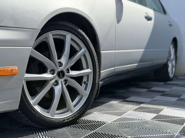 1997 Nissan Cedric – thumbnail 4