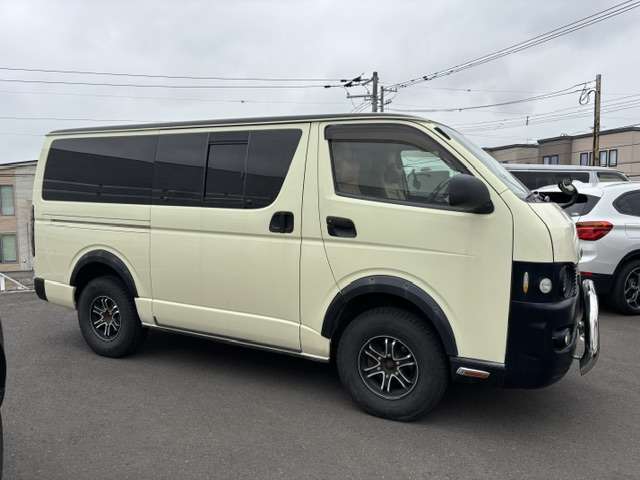2006 Toyota Hiace – thumbnail 3