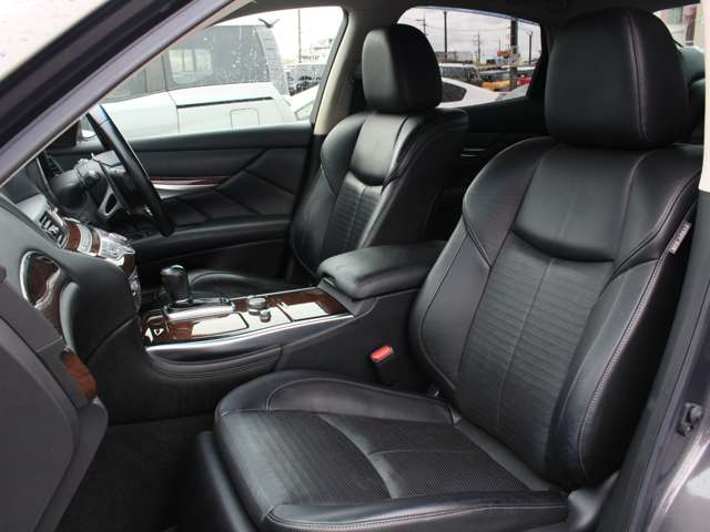 2010 Nissan Fuga – thumbnail 4