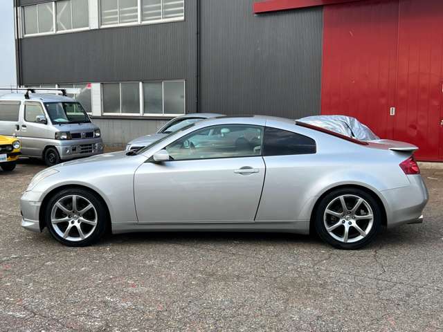 2003 Nissan Skyline Coupe – thumbnail 4