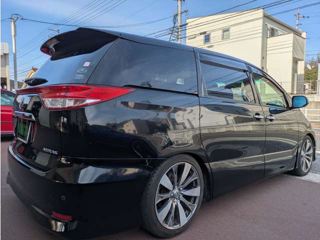 2010 Toyota Estima – thumbnail 3