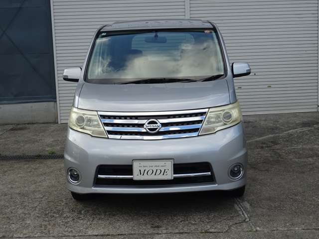 2009 Nissan Serena – thumbnail 2