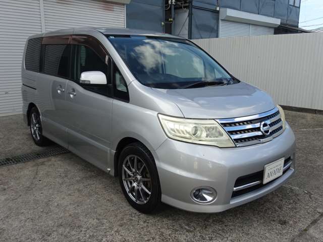 2009 Nissan Serena – thumbnail 4