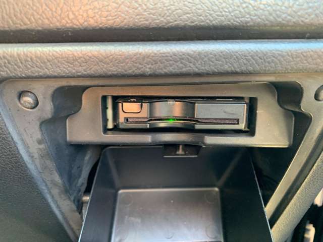 2010 Toyota Voxy – thumbnail 3