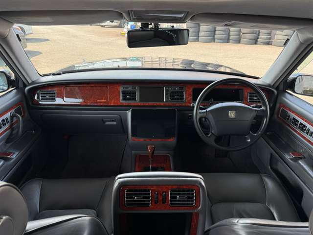 2008 Toyota Century – thumbnail 3