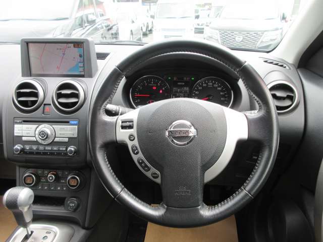 2010 Nissan Dualis – thumbnail 4