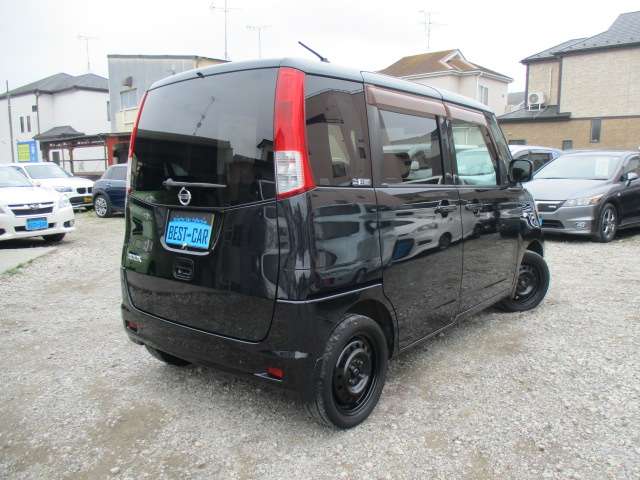 2010 Nissan Roox – thumbnail 2