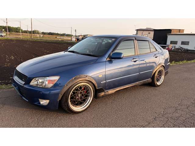 2001 Toyota Altezza – thumbnail 2