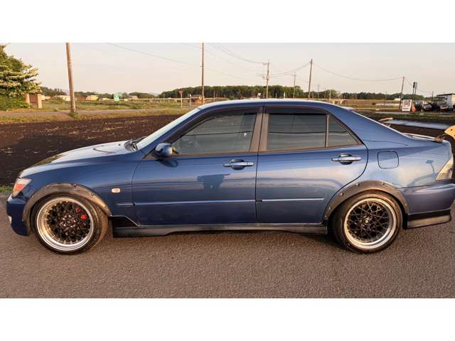 2001 Toyota Altezza – thumbnail 3