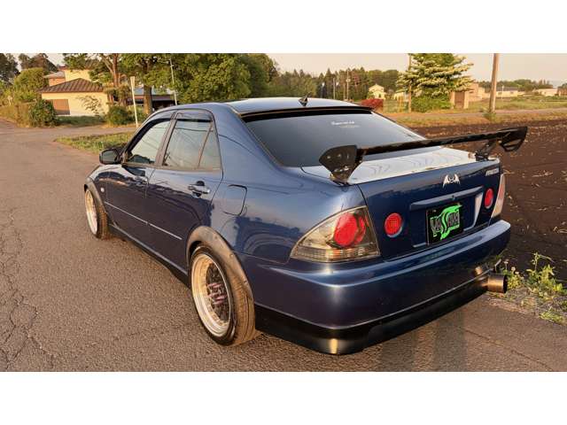 2001 Toyota Altezza – thumbnail 4