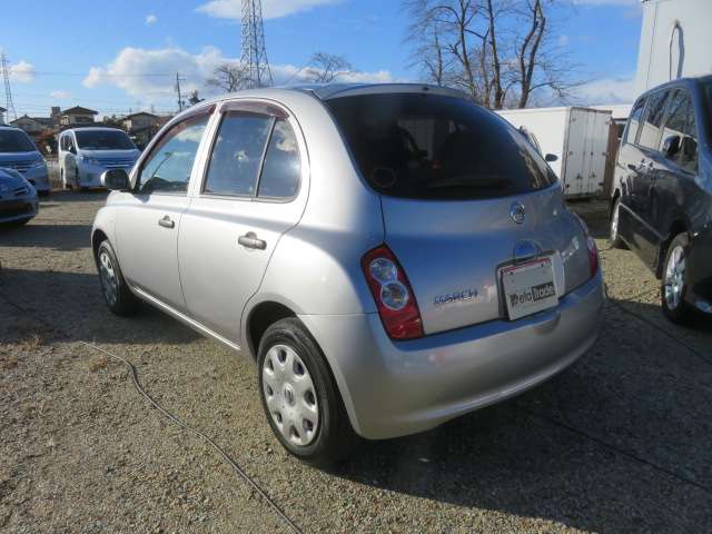 2010 Nissan March – thumbnail 4