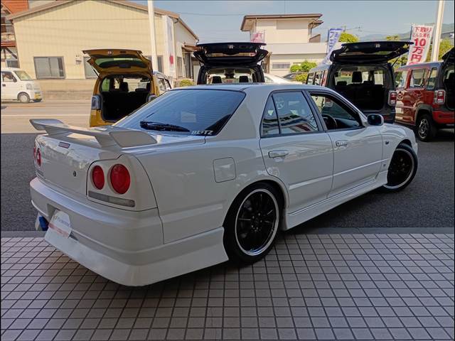 1998 Nissan Skyline – thumbnail 3