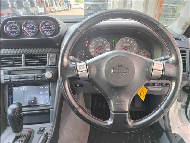 1998 Nissan Skyline – thumbnail 4