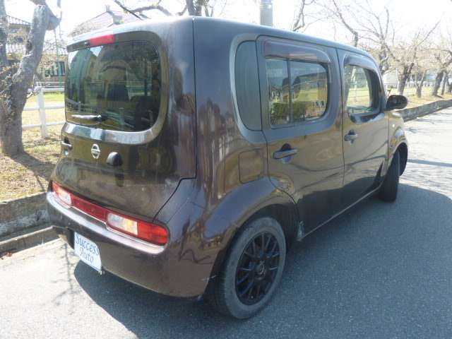 2009 Nissan Cube – thumbnail 3