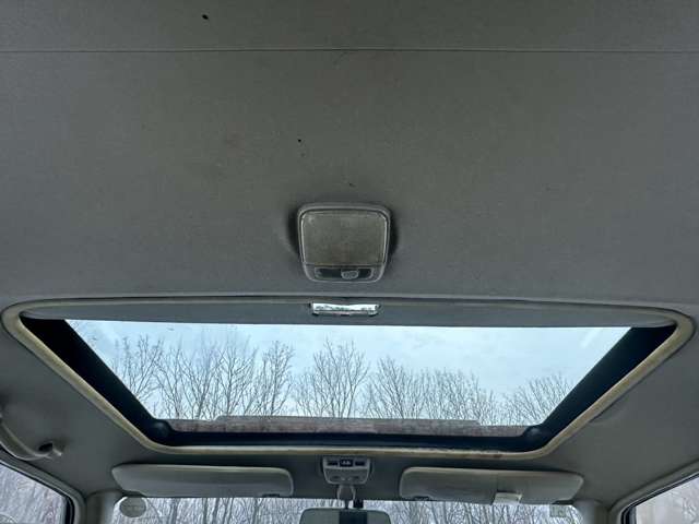 1997 Nissan Rasheen – thumbnail 3