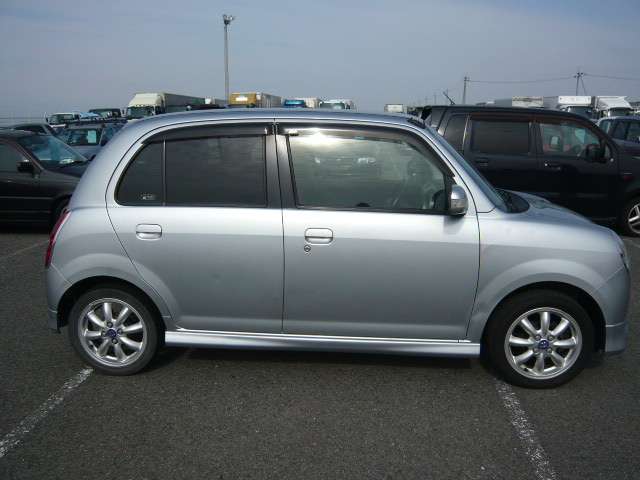 2005 Daihatsu Mira Gino – thumbnail 4