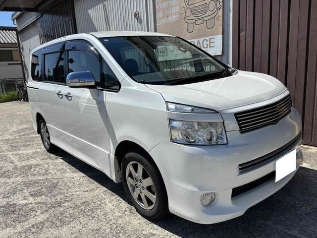 2009 Toyota Voxy – thumbnail 3