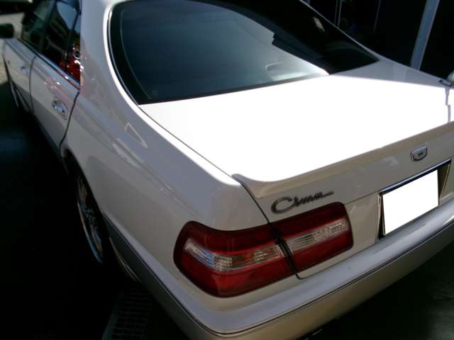 1996 Nissan Cima – thumbnail 4