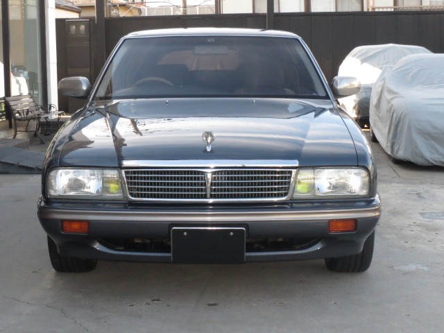 1990 Nissan Cima – thumbnail 2
