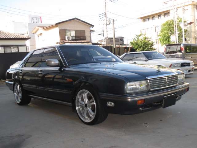 1990 Nissan Cima – thumbnail 3