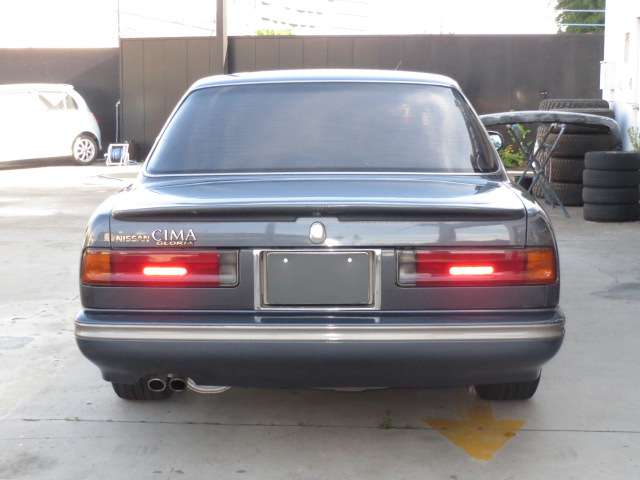 1990 Nissan Cima – thumbnail 4