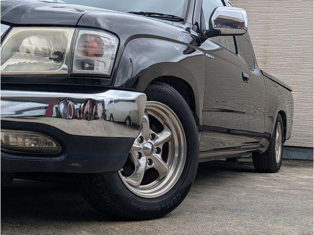 2003 Toyota Hilux – thumbnail 4